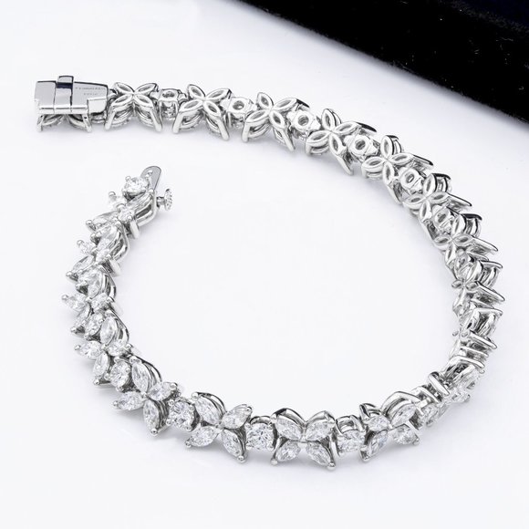 Tiffany & Co. Victoria Cluster Bracelet in Platinum with Diamonds - Picture 2 of 4